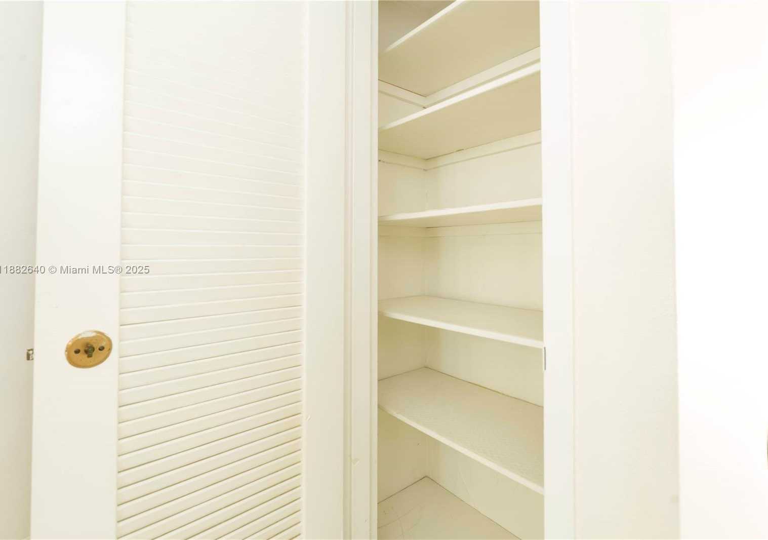 Small Image of 5825 COLLINS AVE #7D, Miami Beach Number 16