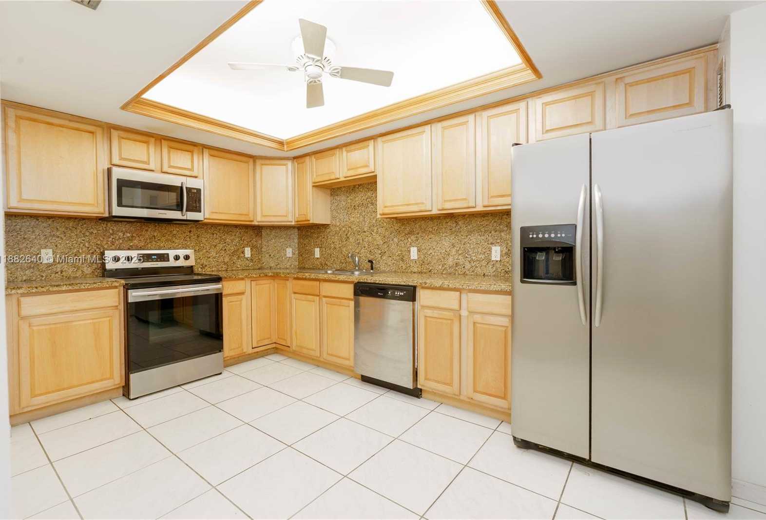 Small Image of 5825 COLLINS AVE #7D, Miami Beach Number 17