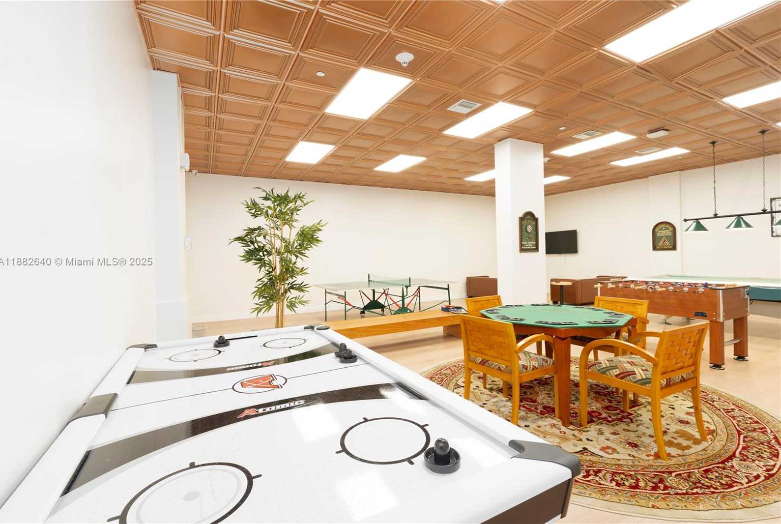 Small Image of 5825 COLLINS AVE #7D, Miami Beach Number 22