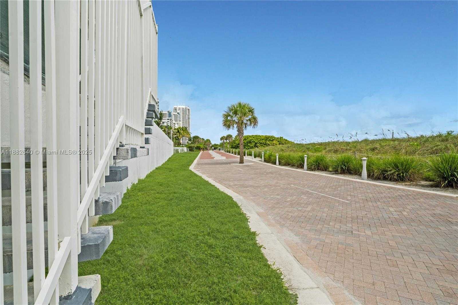 Small Image of 5825 COLLINS AVE #7D, Miami Beach Number 27
