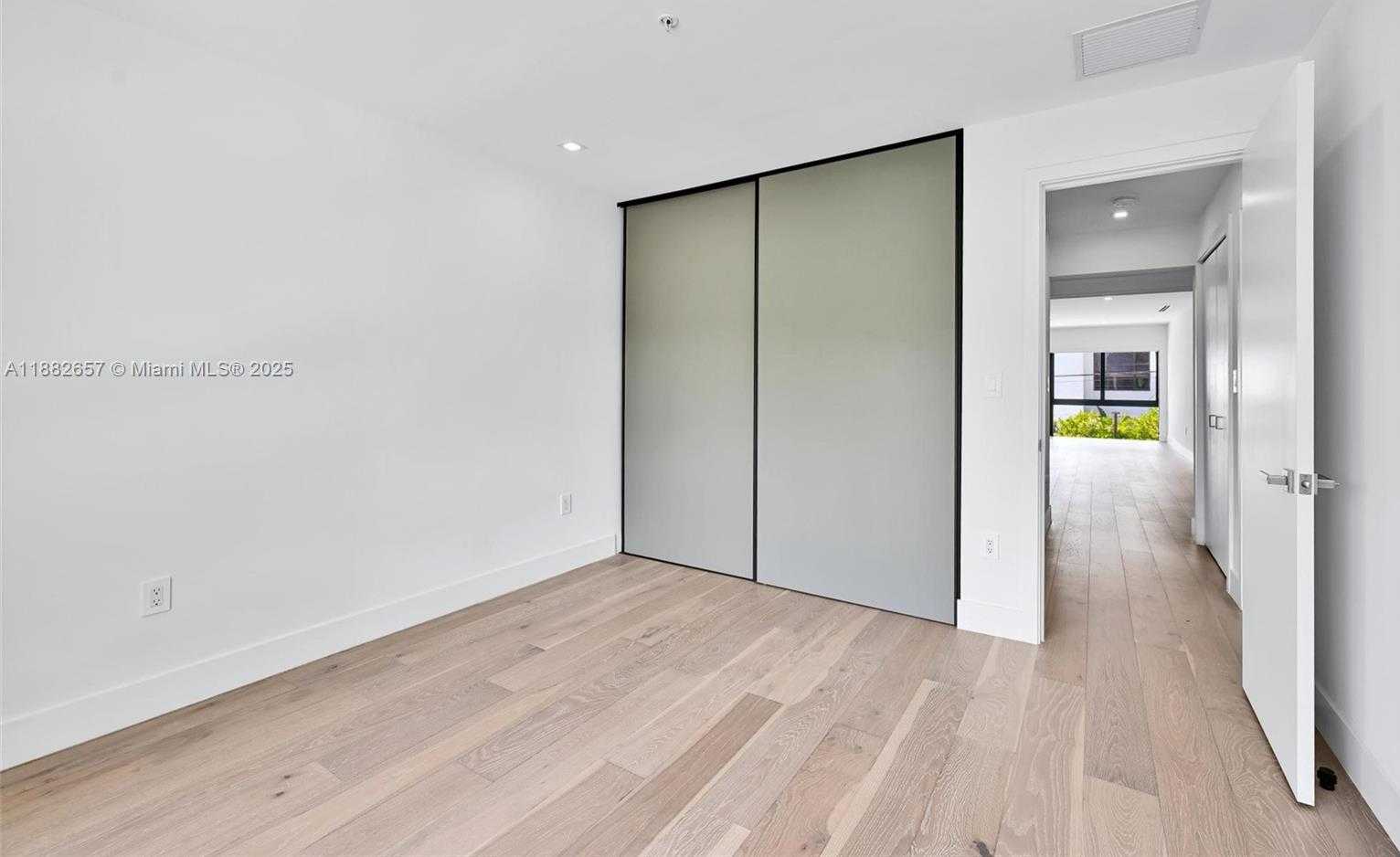 Small Image of 204 SUNRISE DR #204C, Key Biscayne Number 11