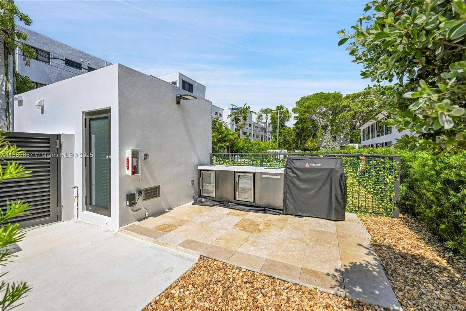 Small Image of 204 SUNRISE DR #204C, Key Biscayne Number 20