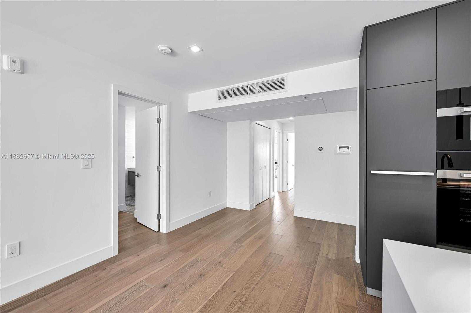 Small Image of 204 SUNRISE DR #204C, Key Biscayne Number 4