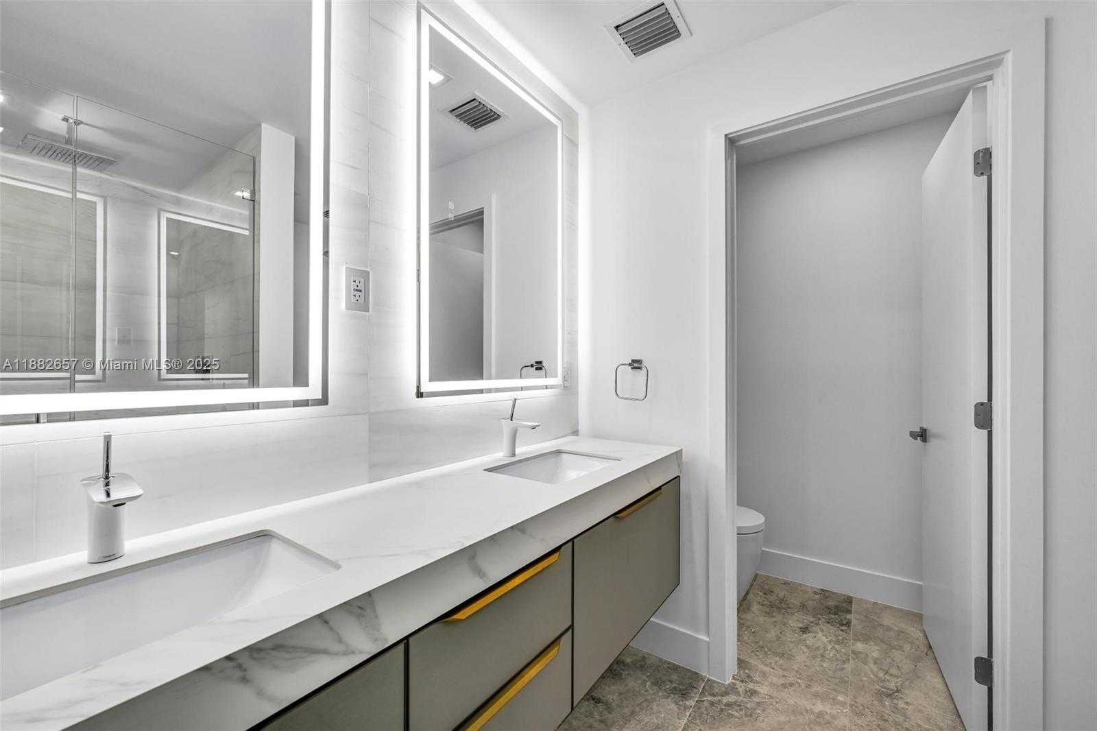 Small Image of 204 SUNRISE DR #204C, Key Biscayne Number 8
