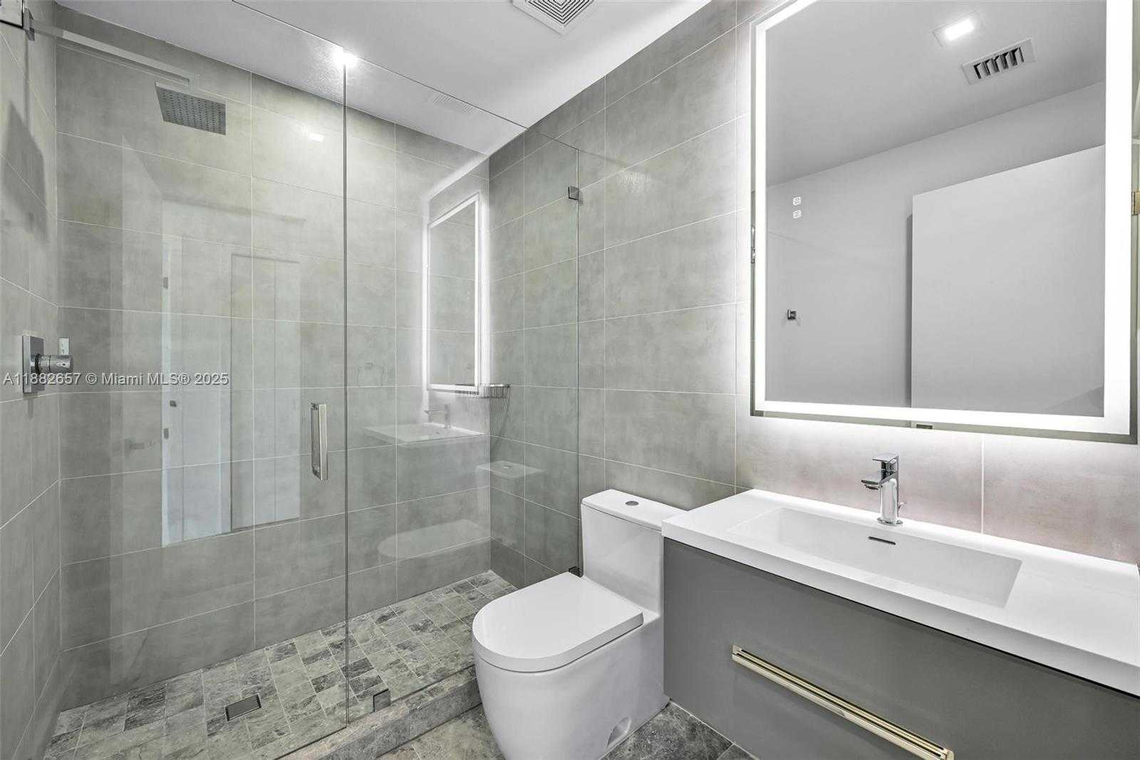 Small Image of 204 SUNRISE DR #204C, Key Biscayne Number 9