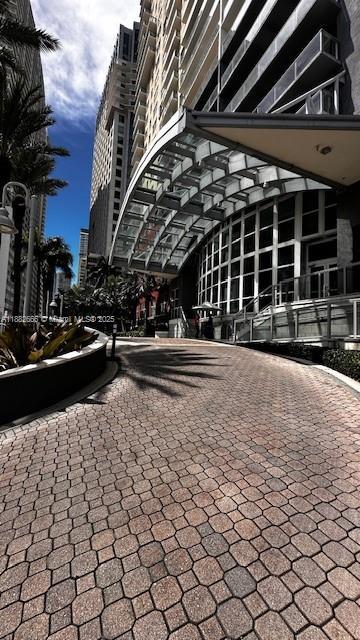 Small Image of 1155 BRICKELL BAY DR #1706, Miami Number 3