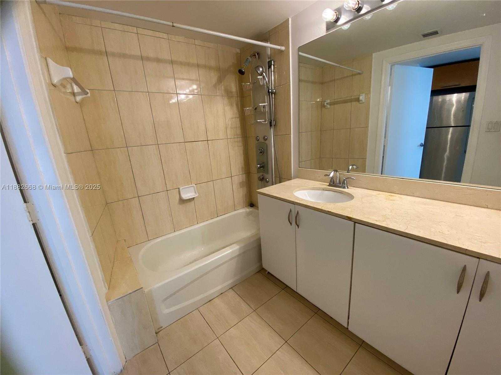 Small Image of 1750 NORTH BAYSHORE DR #2707, Miami Number 23