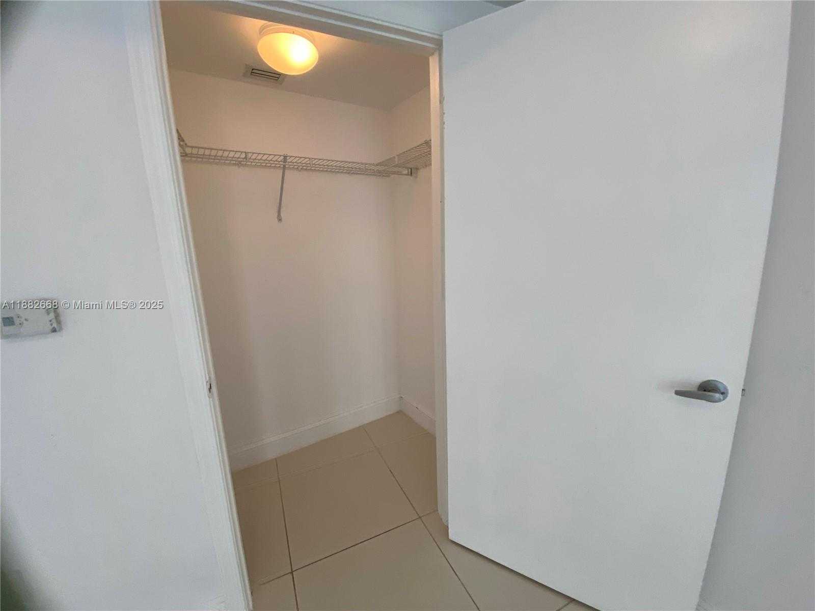 Small Image of 1750 NORTH BAYSHORE DR #2707, Miami Number 29