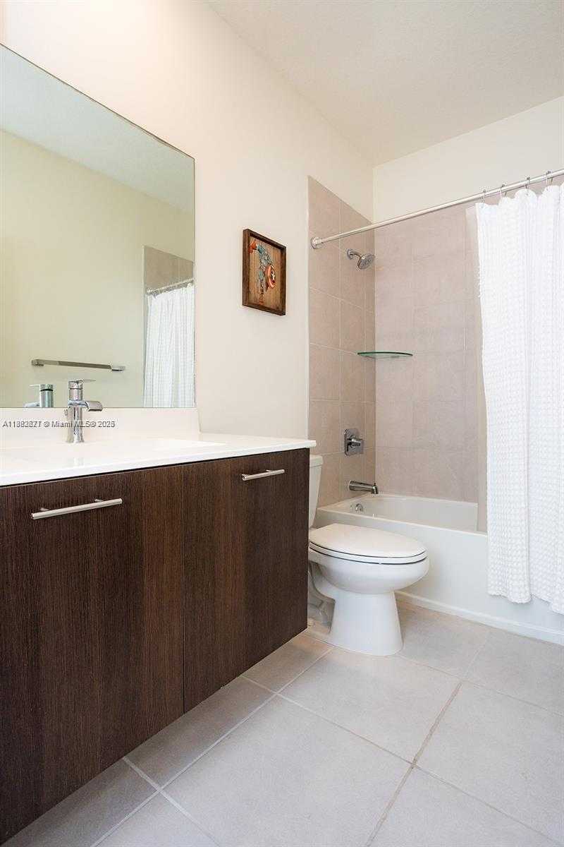 Small Image of 4665 NORTH WEST 83RD PATH, Doral Number 11