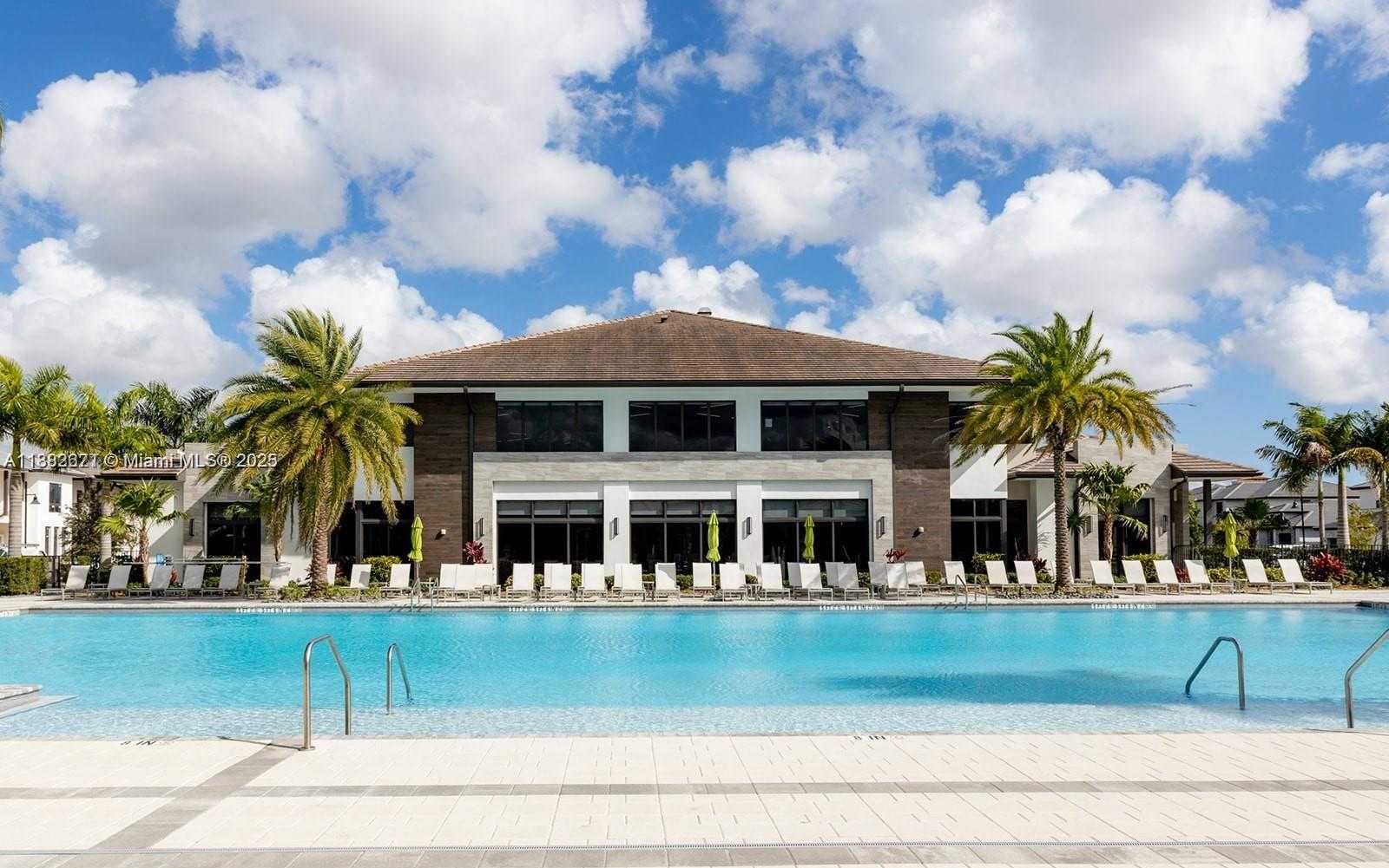 Small Image of 4665 NORTH WEST 83RD PATH, Doral Number 13