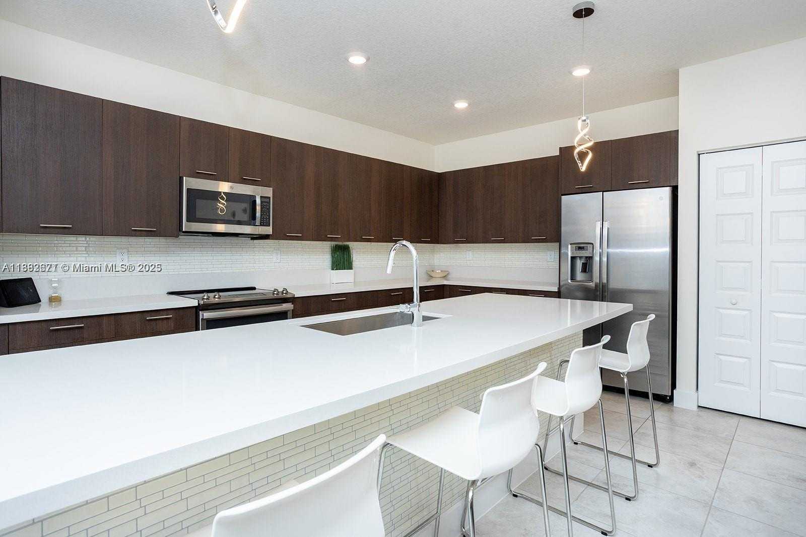 Small Image of 4665 NORTH WEST 83RD PATH, Doral Number 5