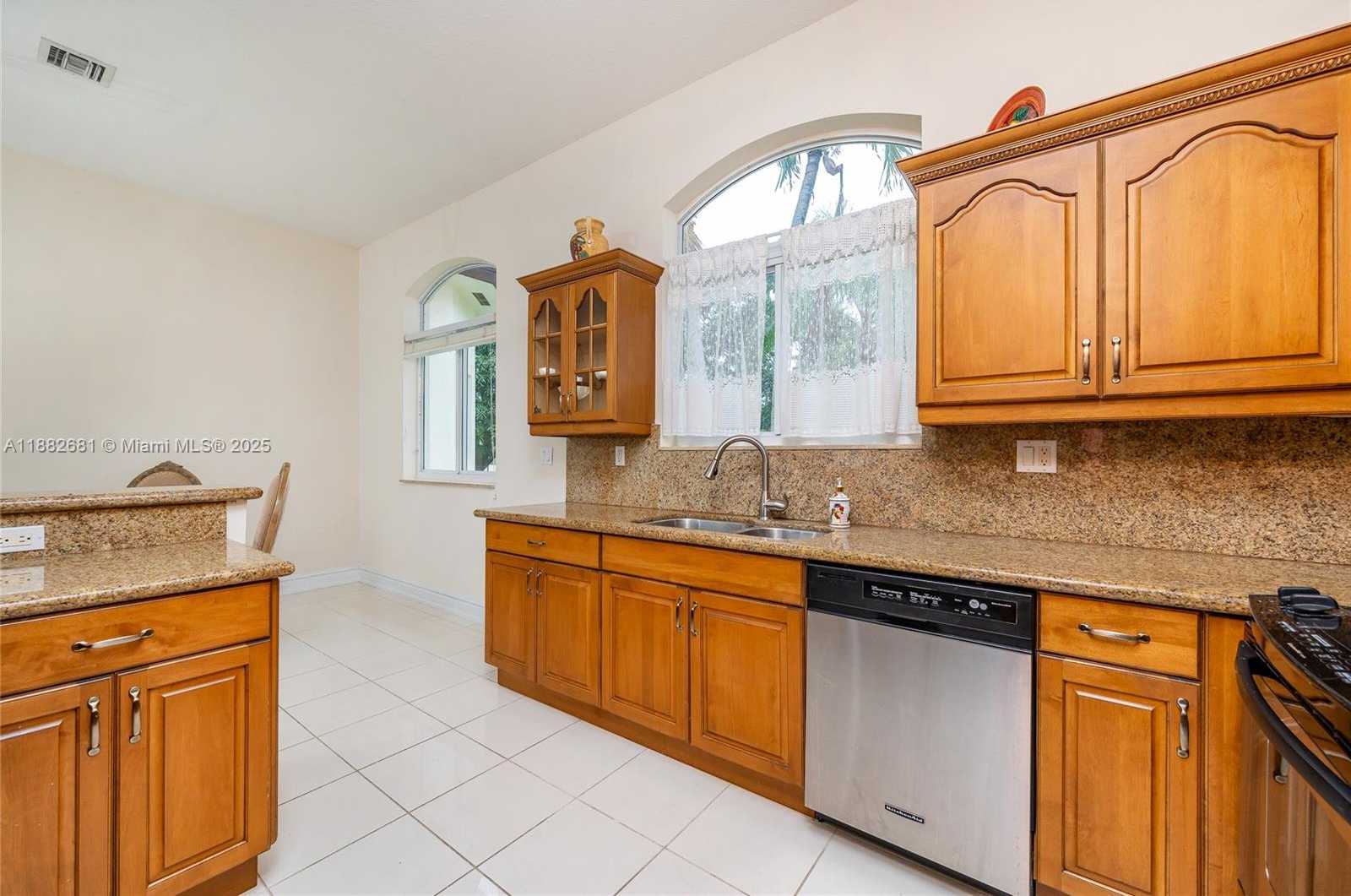 Small Image of 9981 SOUTH WEST 70TH ST, Miami Number 12
