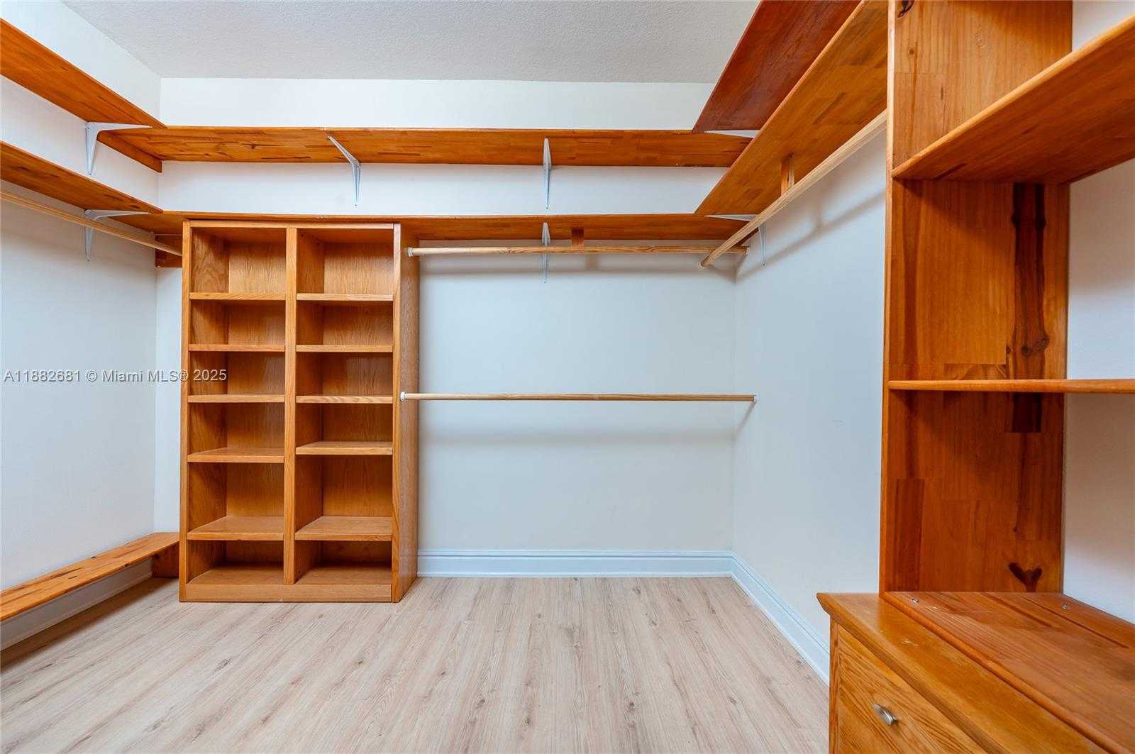 Small Image of 9981 SOUTH WEST 70TH ST, Miami Number 17