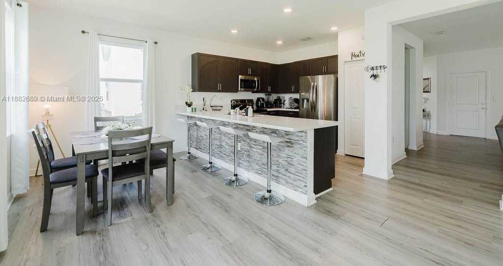 Small Image of 1400 SOUTH EAST 27TH TER, Homestead Number 5