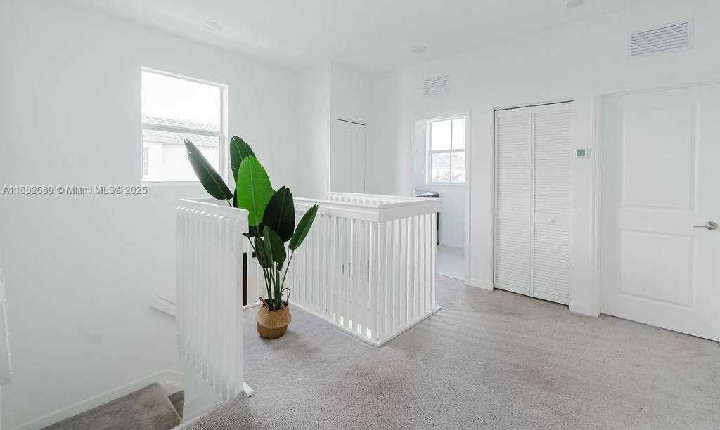 Small Image of 1400 SOUTH EAST 27TH TER, Homestead Number 8