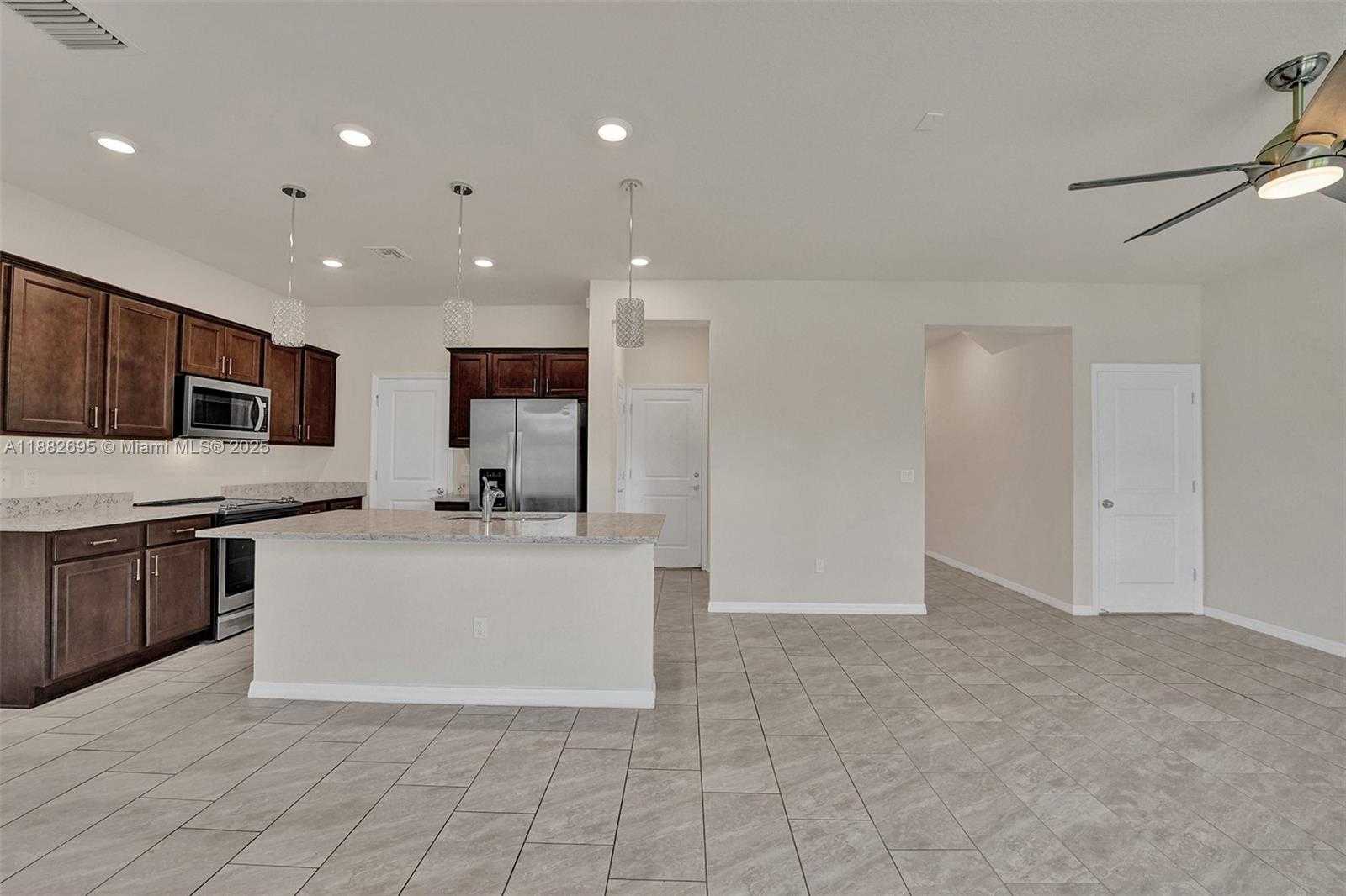 Small Image of 4764 EUCALYPTUS DR, Hollywood Number 10