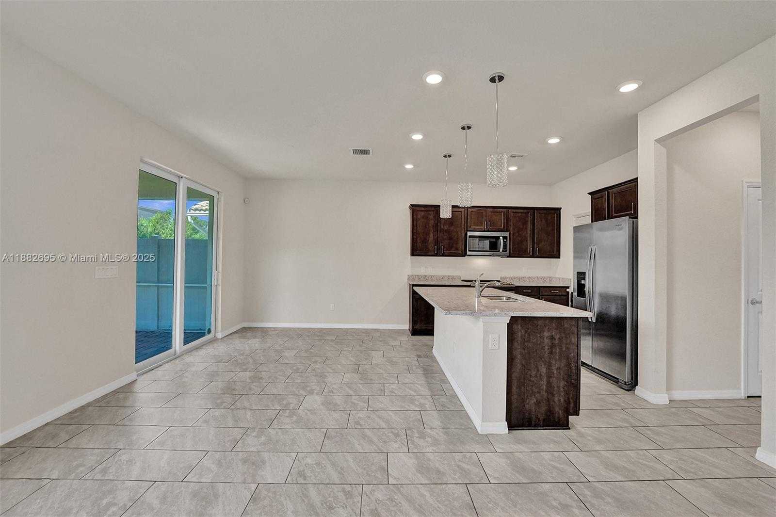 Small Image of 4764 EUCALYPTUS DR, Hollywood Number 14