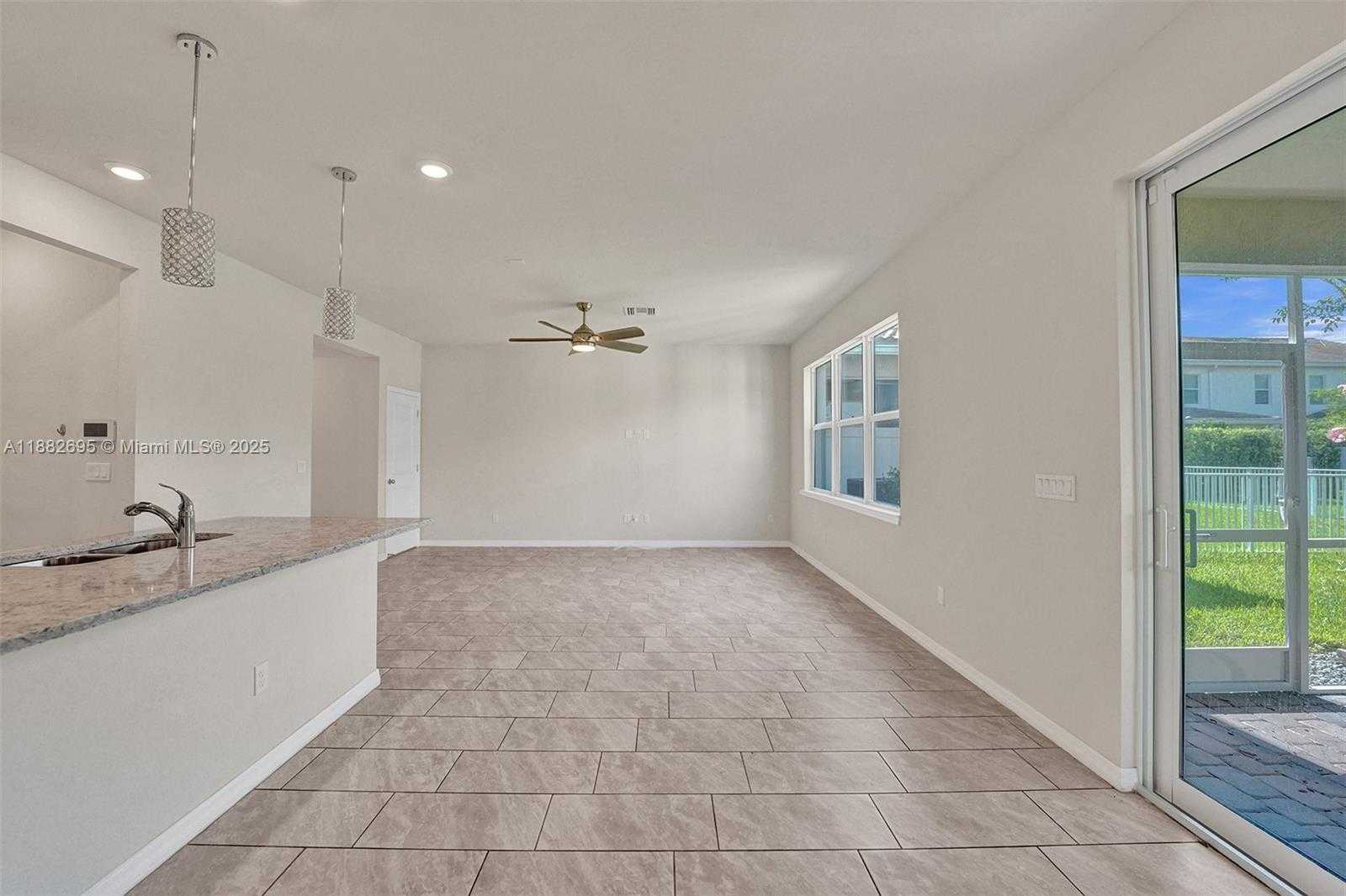 Small Image of 4764 EUCALYPTUS DR, Hollywood Number 18