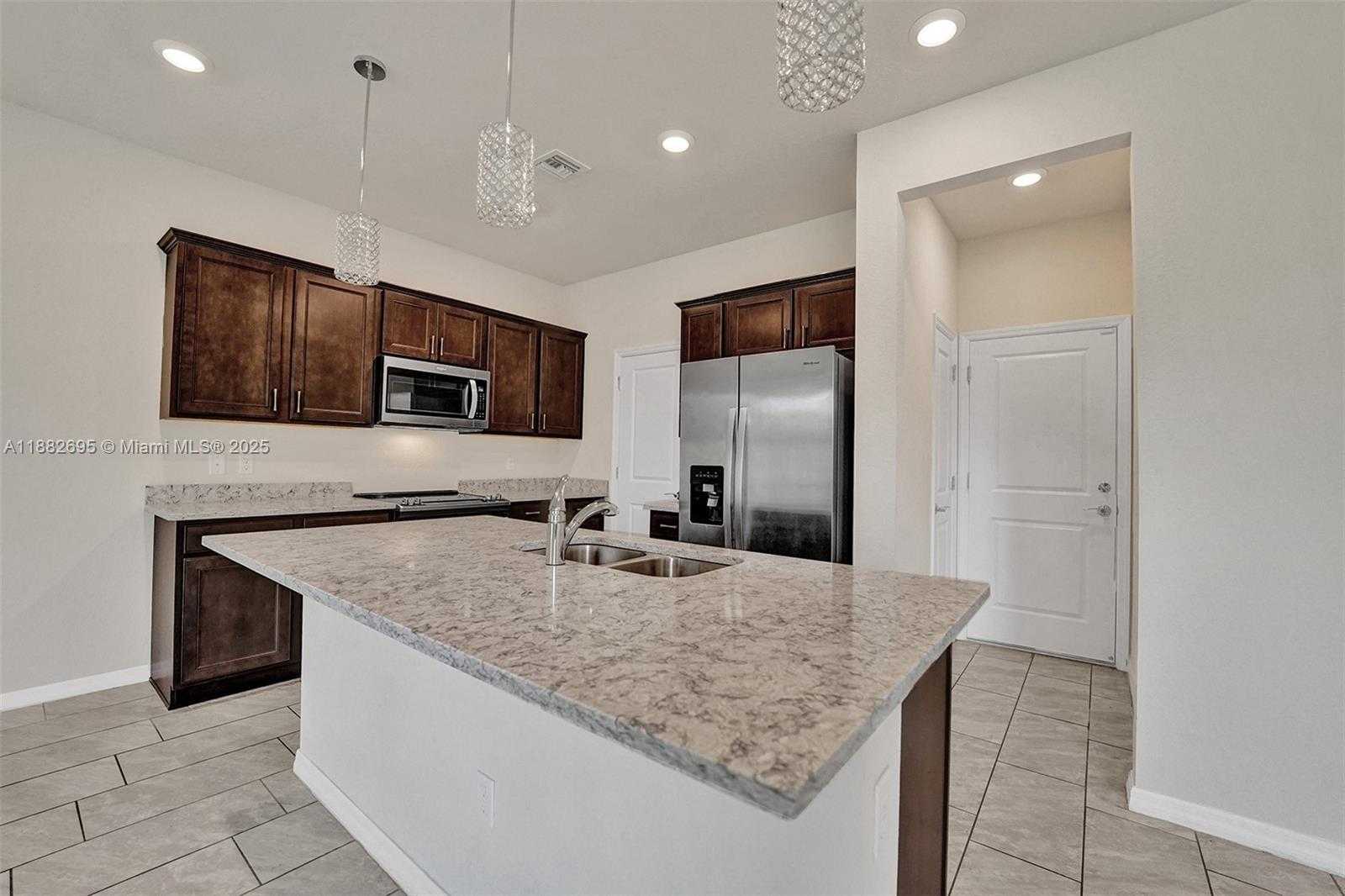 Small Image of 4764 EUCALYPTUS DR, Hollywood Number 19