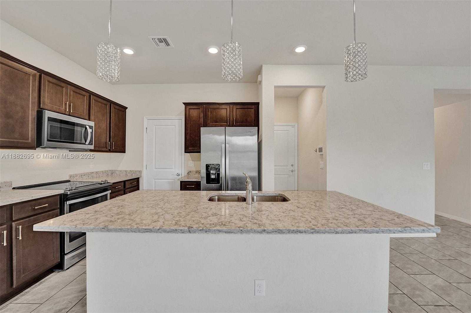 Small Image of 4764 EUCALYPTUS DR, Hollywood Number 20