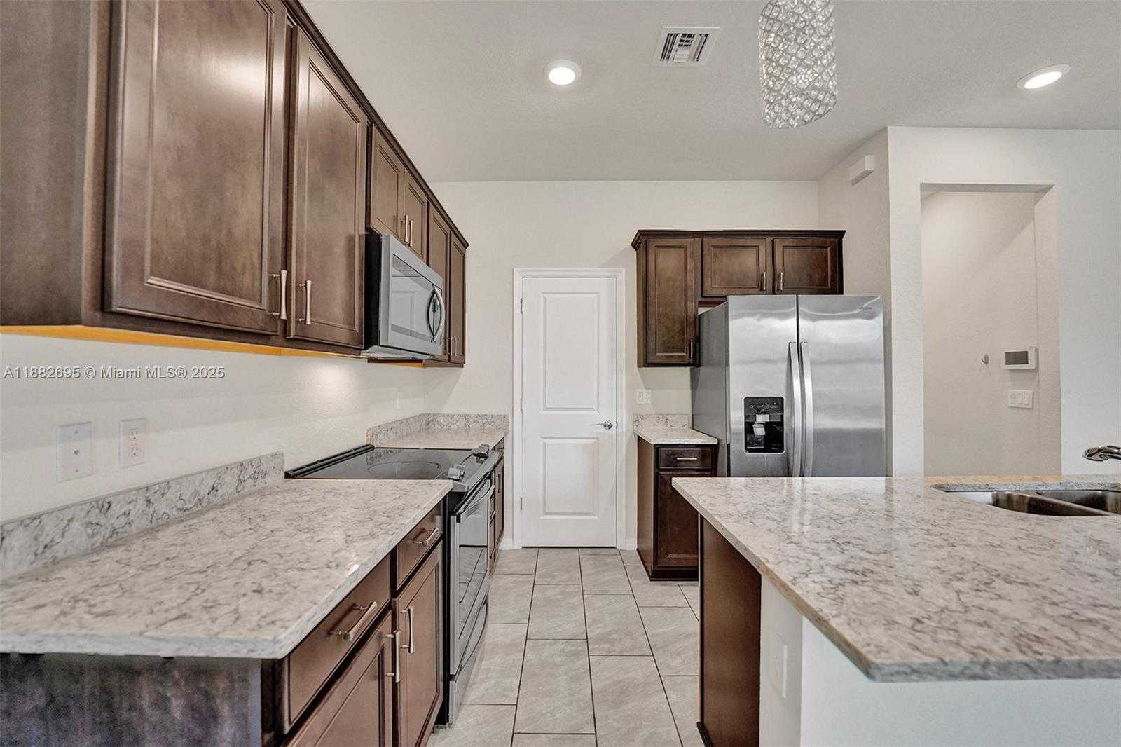 Small Image of 4764 EUCALYPTUS DR, Hollywood Number 21