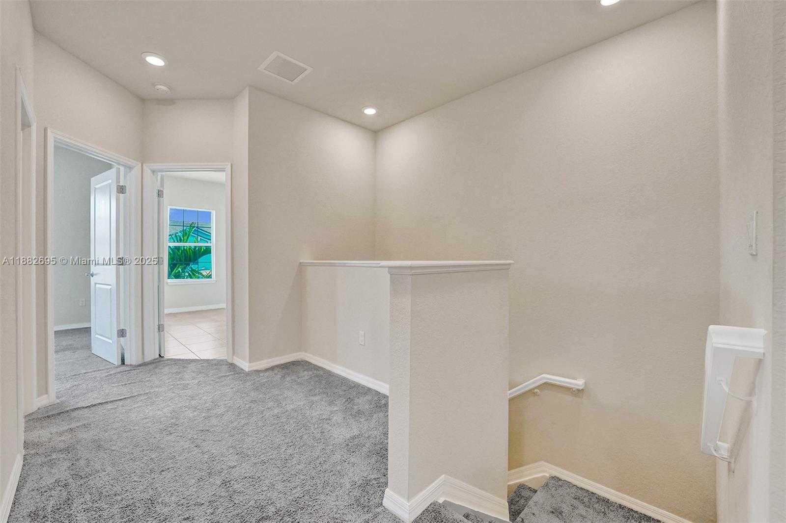 Small Image of 4764 EUCALYPTUS DR, Hollywood Number 27