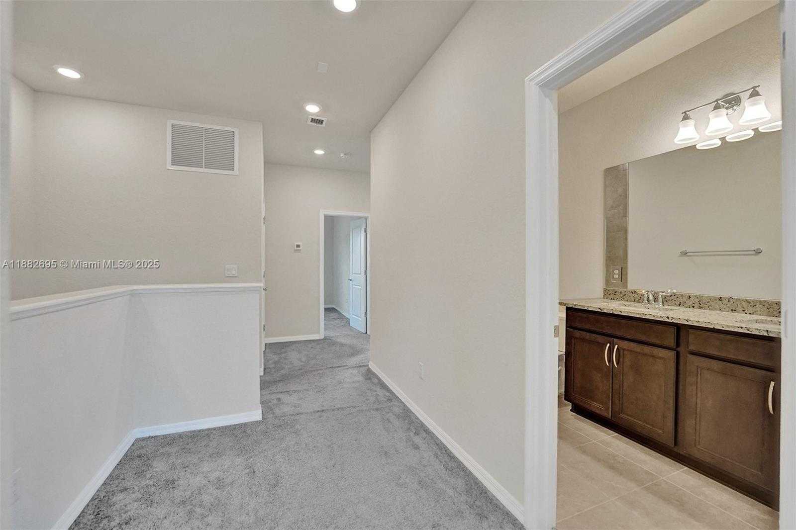 Small Image of 4764 EUCALYPTUS DR, Hollywood Number 28