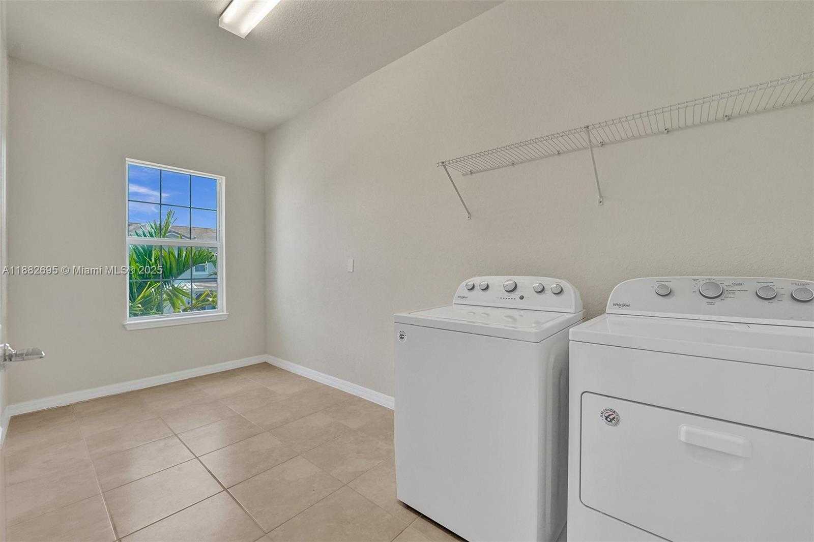 Small Image of 4764 EUCALYPTUS DR, Hollywood Number 31