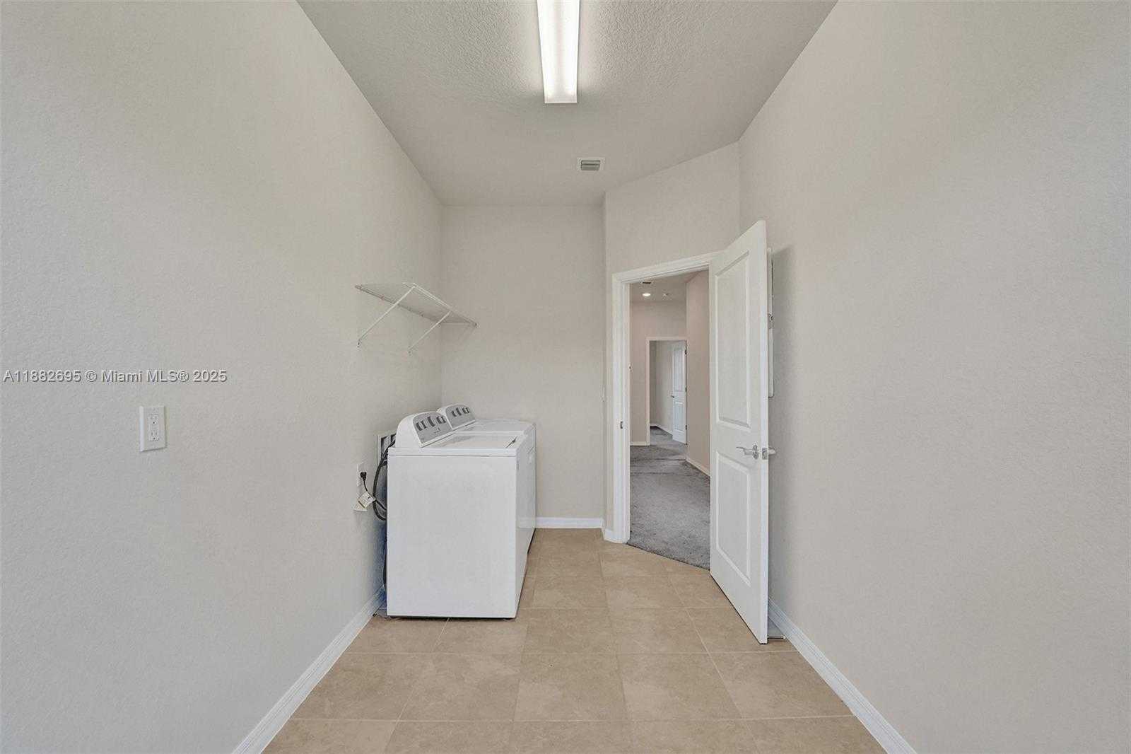 Small Image of 4764 EUCALYPTUS DR, Hollywood Number 32
