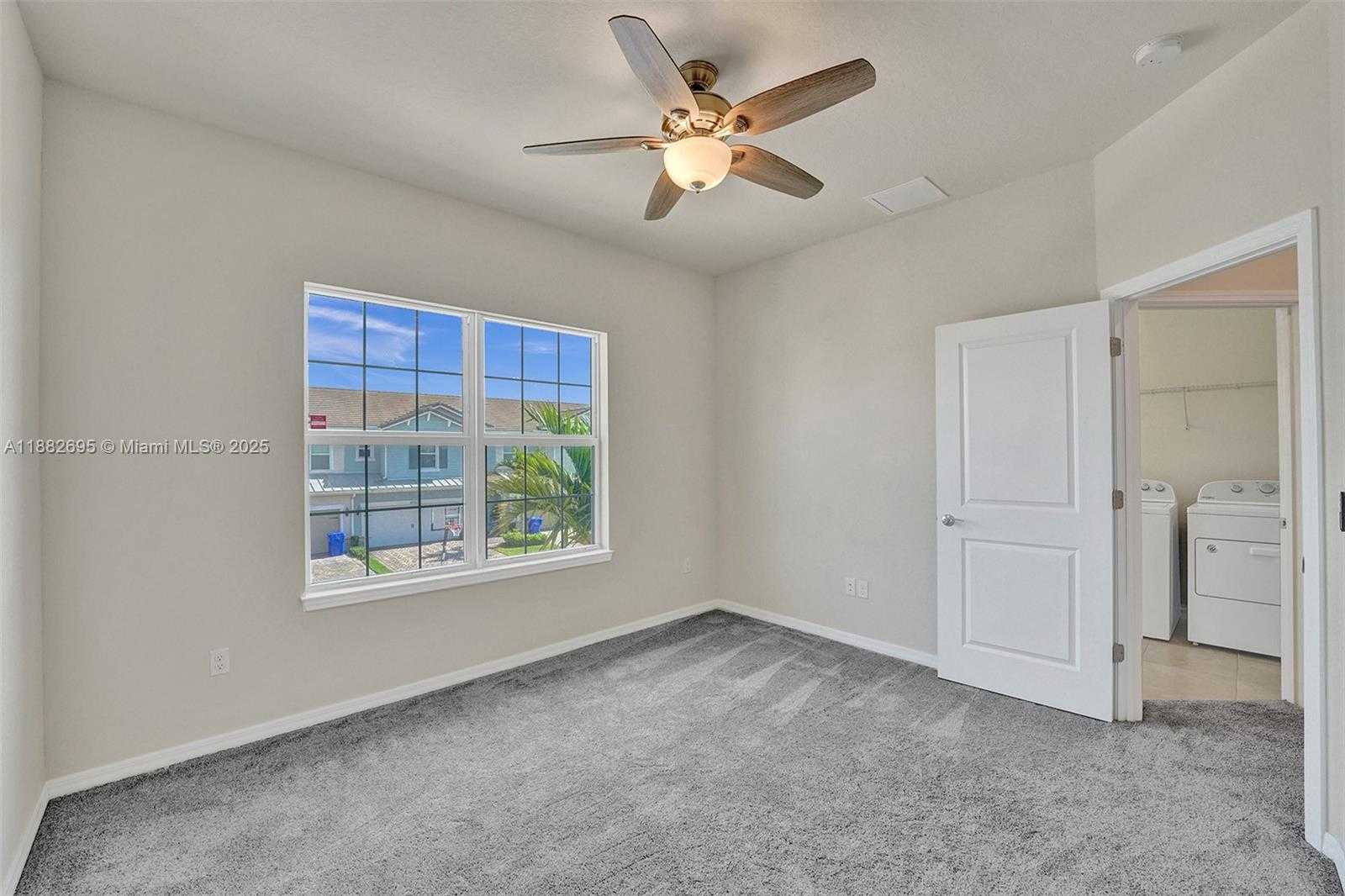 Small Image of 4764 EUCALYPTUS DR, Hollywood Number 35