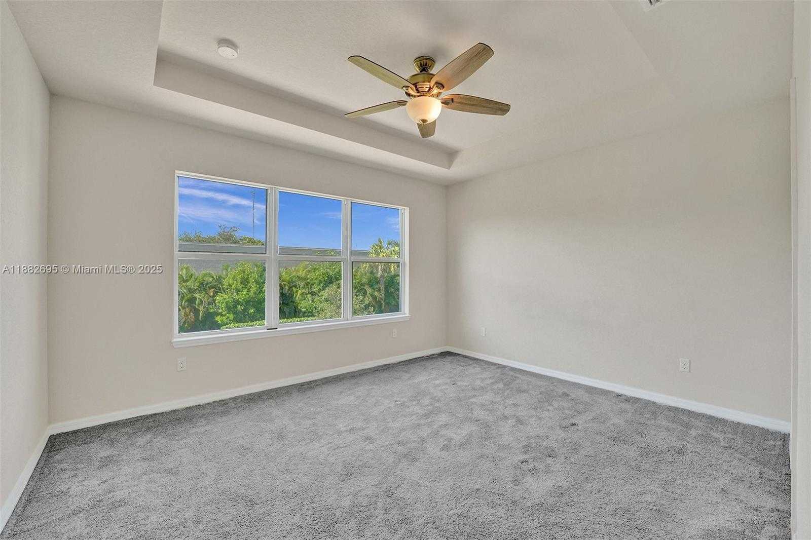 Small Image of 4764 EUCALYPTUS DR, Hollywood Number 42