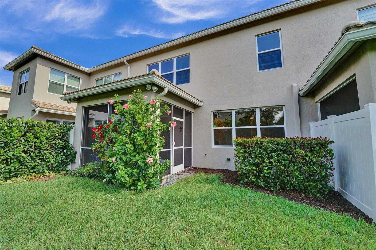 Small Image of 4764 EUCALYPTUS DR, Hollywood Number 53