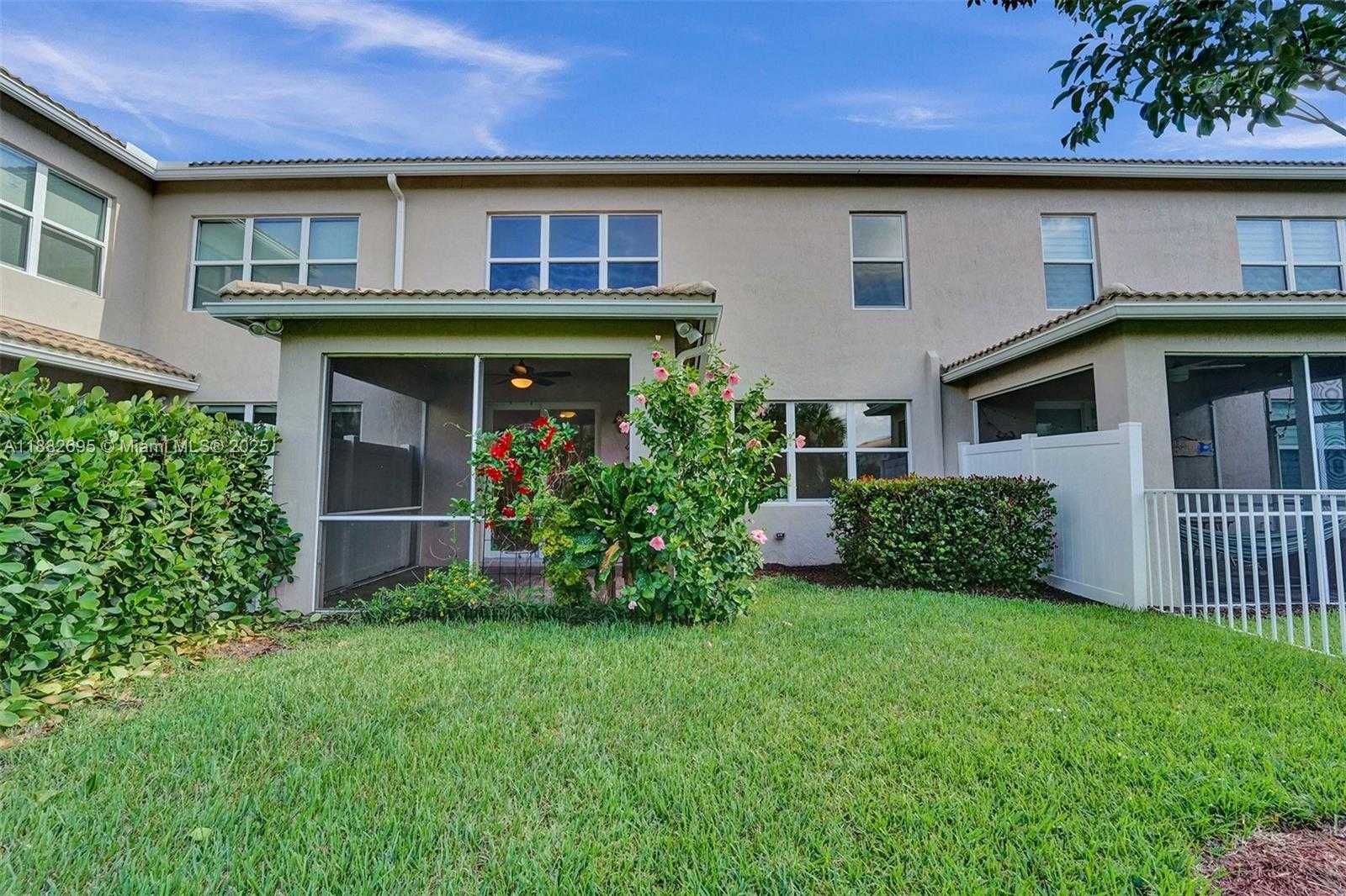 Small Image of 4764 EUCALYPTUS DR, Hollywood Number 54