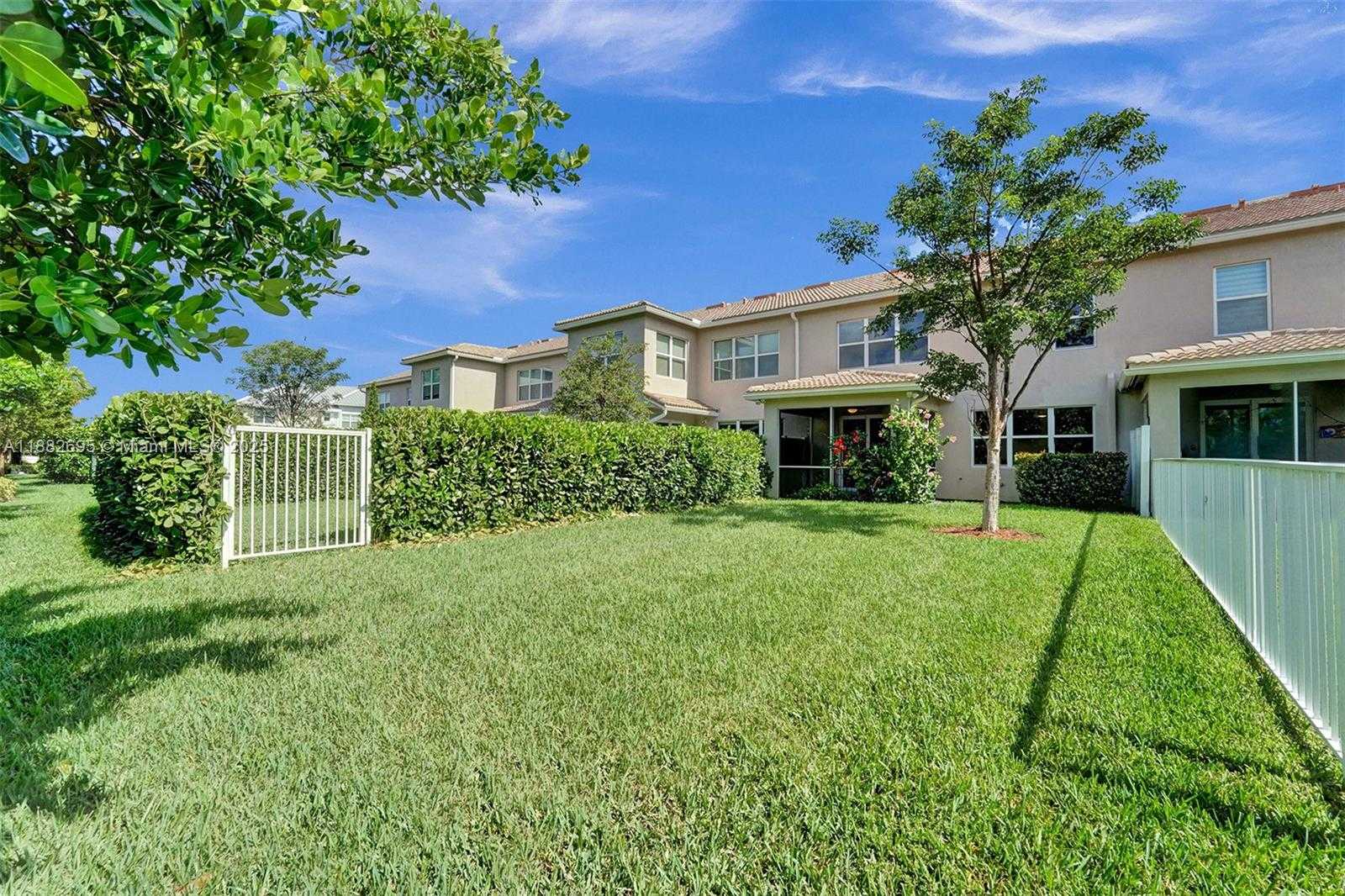 Small Image of 4764 EUCALYPTUS DR, Hollywood Number 55