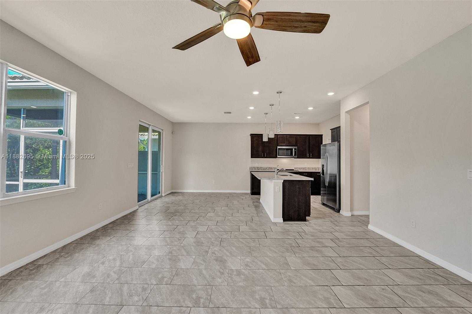 Small Image of 4764 EUCALYPTUS DR, Hollywood Number 6