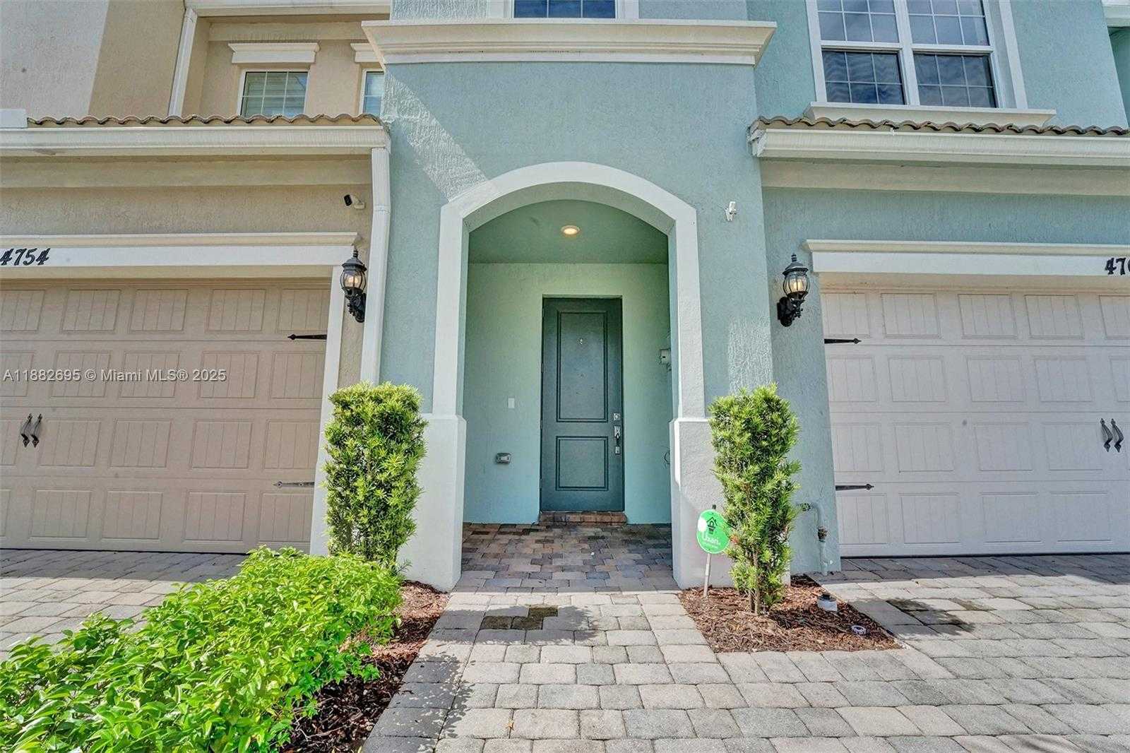 Small Image of 4764 EUCALYPTUS DR, Hollywood Number 60