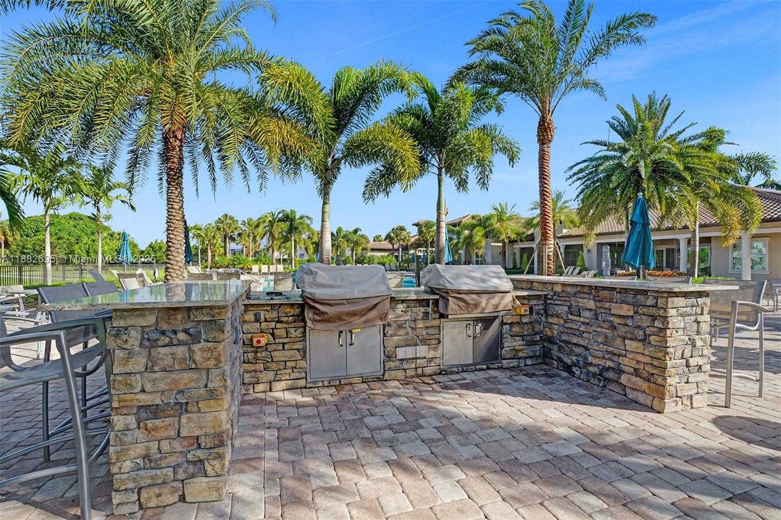 Small Image of 4764 EUCALYPTUS DR, Hollywood Number 67