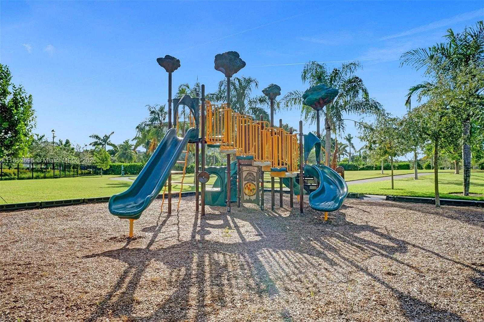 Small Image of 4764 EUCALYPTUS DR, Hollywood Number 68