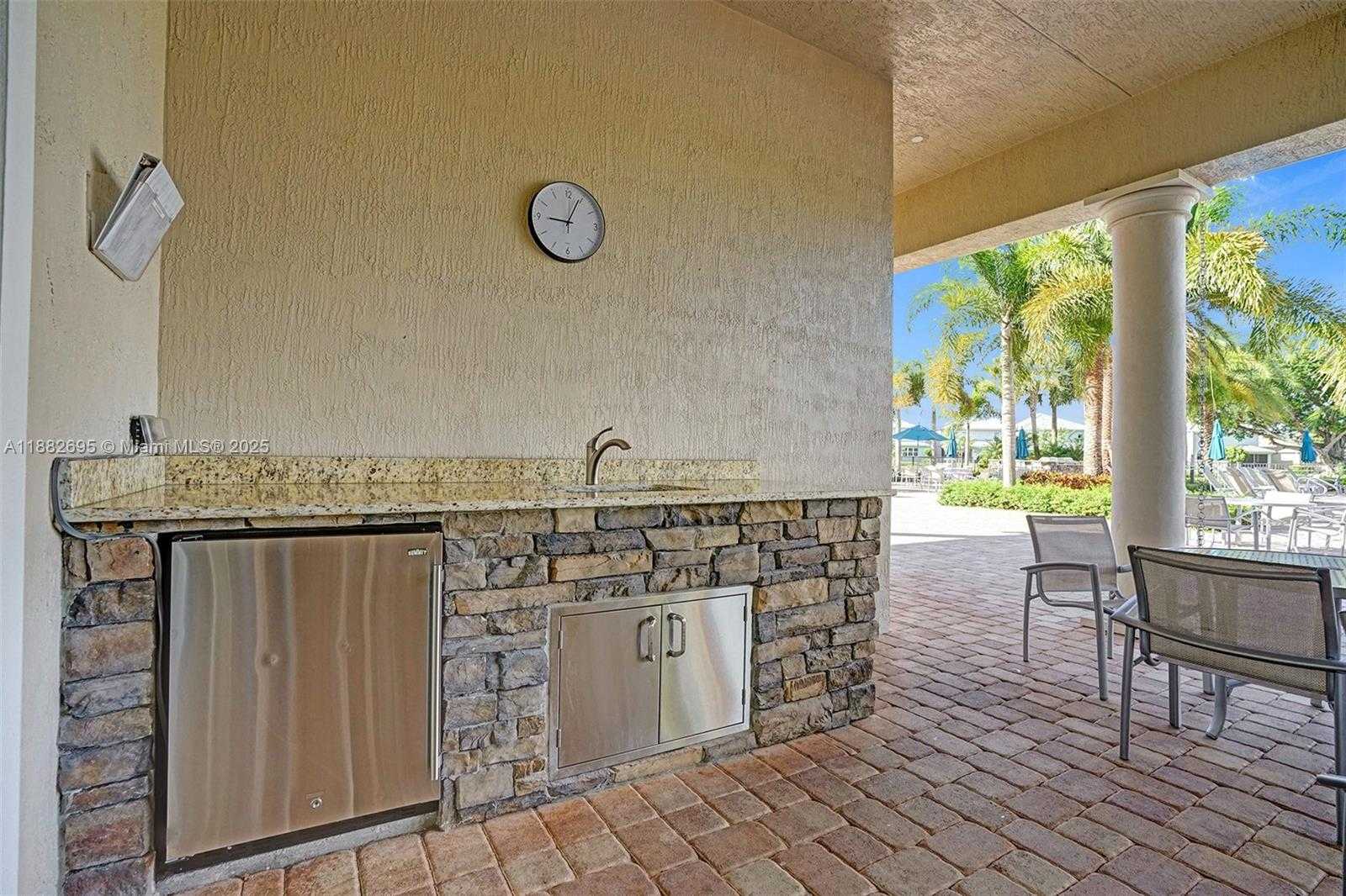 Small Image of 4764 EUCALYPTUS DR, Hollywood Number 72