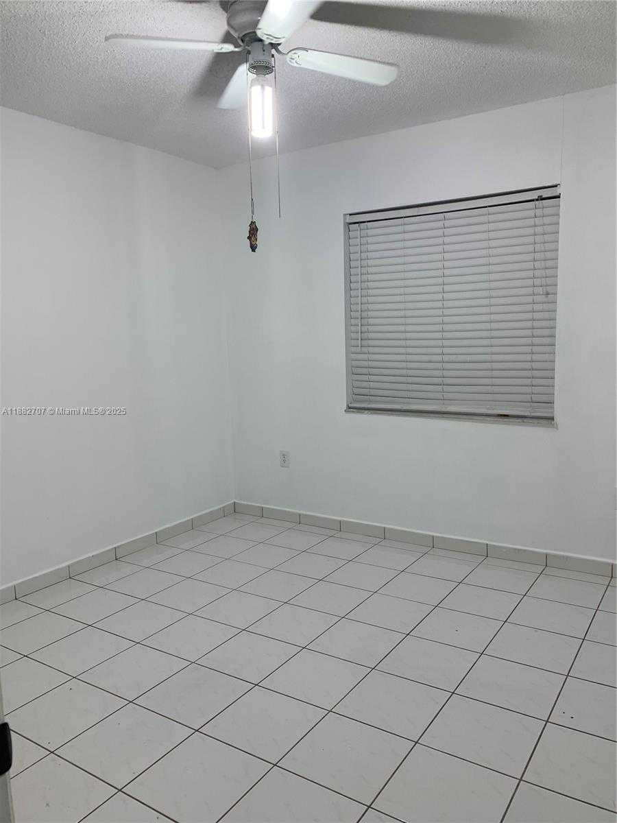 Small Image of 3298 WEST 70TH ST #101, Hialeah Number 8