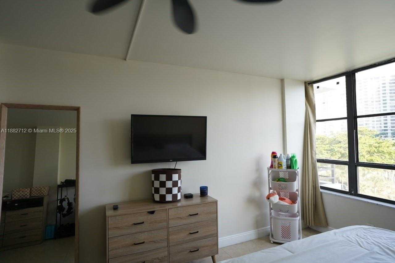 Small Image of 500 THREE ISLANDS BLVD #226, Hallandale Beach Number 3