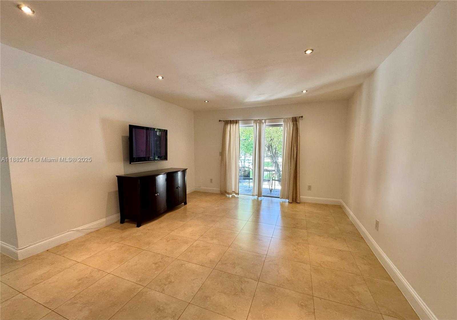 Small Image of 10768 NORTH KENDALL DR #H12, Miami Number 2