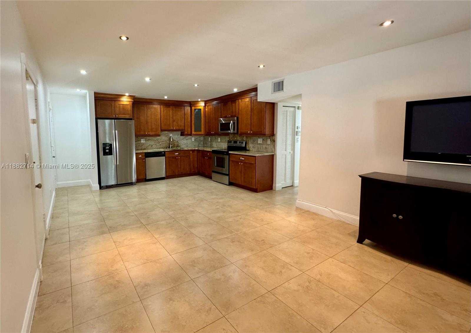 Small Image of 10768 NORTH KENDALL DR #H12, Miami Number 3