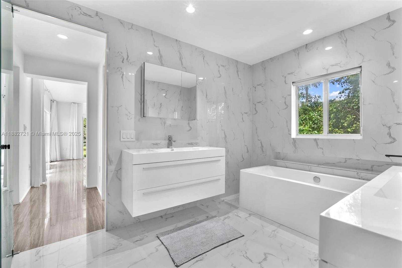 Small Image of 203 RIDGEWOOD RD #203, Coral Gables Number 28