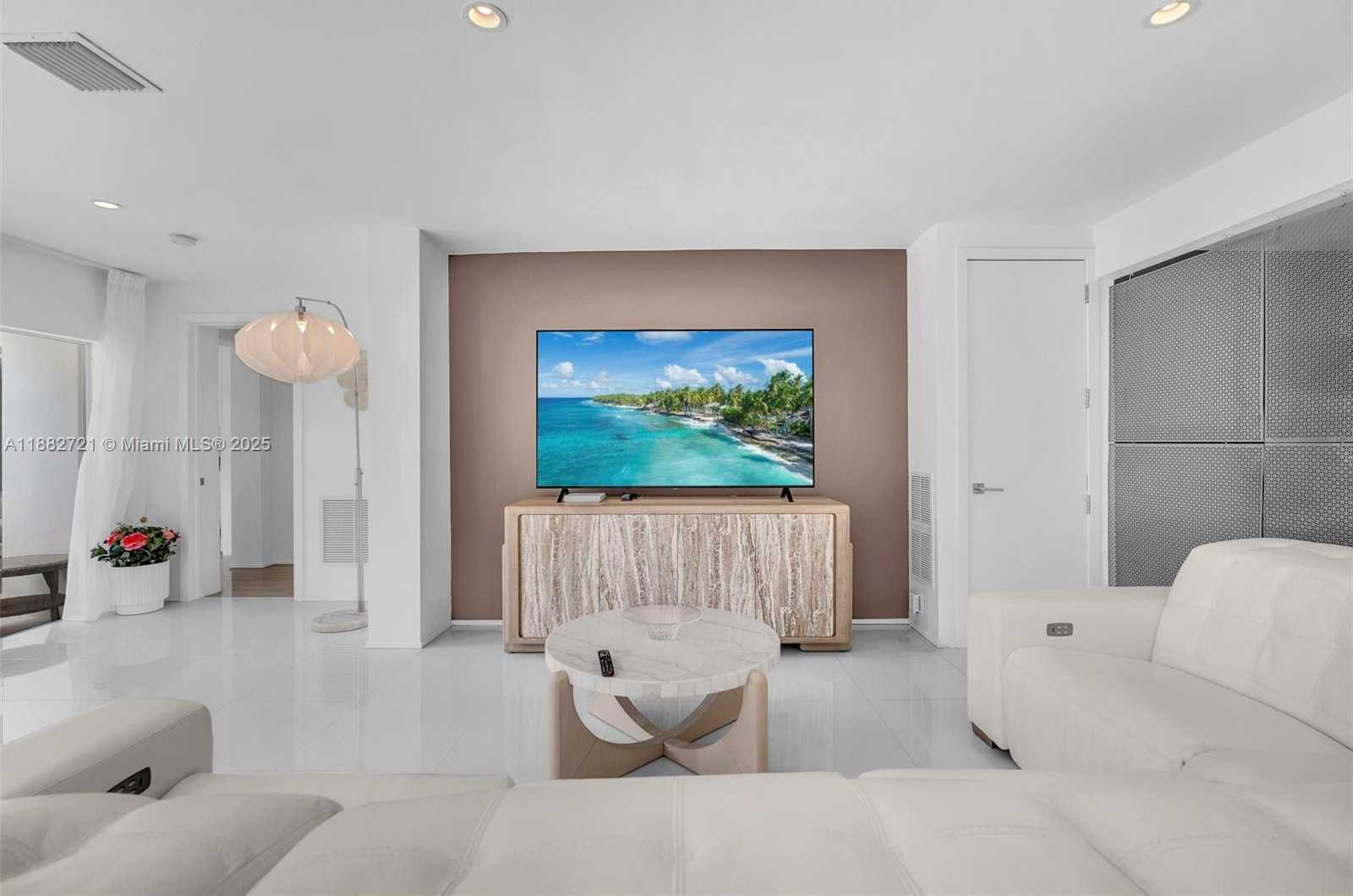 Small Image of 203 RIDGEWOOD RD #203, Coral Gables Number 3