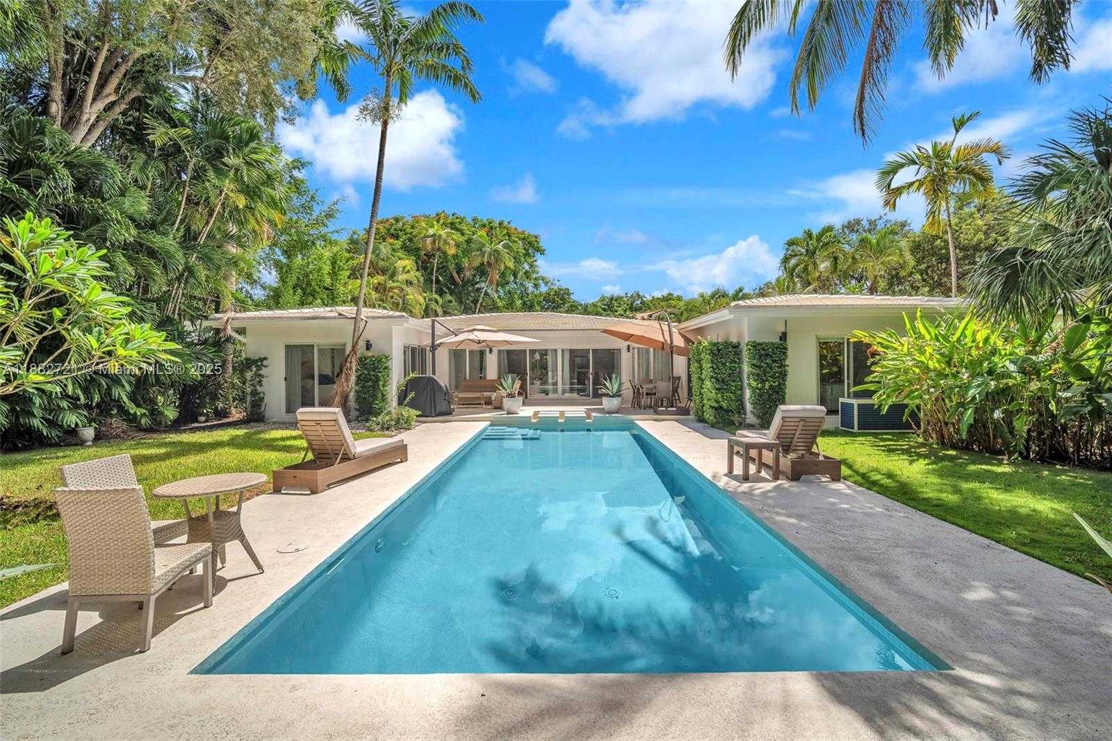Small Image of 203 RIDGEWOOD RD #203, Coral Gables Number 33