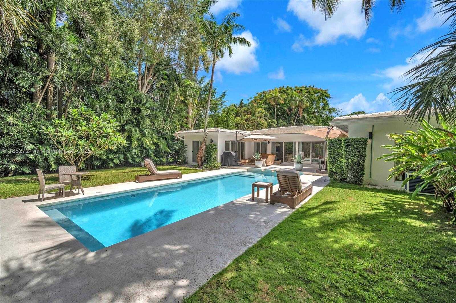 Small Image of 203 RIDGEWOOD RD #203, Coral Gables Number 34