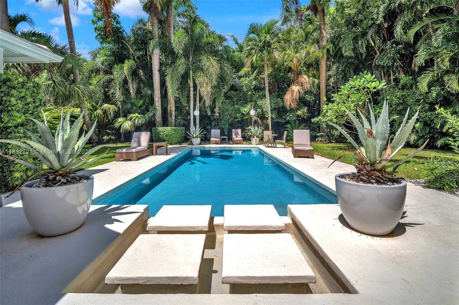 Small Image of 203 RIDGEWOOD RD #203, Coral Gables Number 37