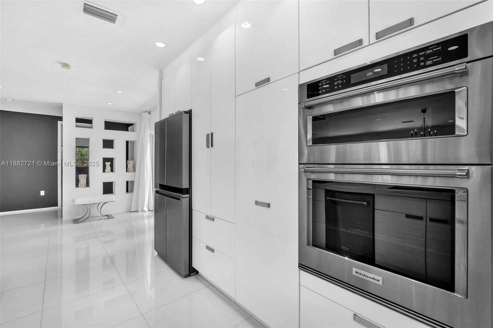 Small Image of 203 RIDGEWOOD RD #203, Coral Gables Number 8
