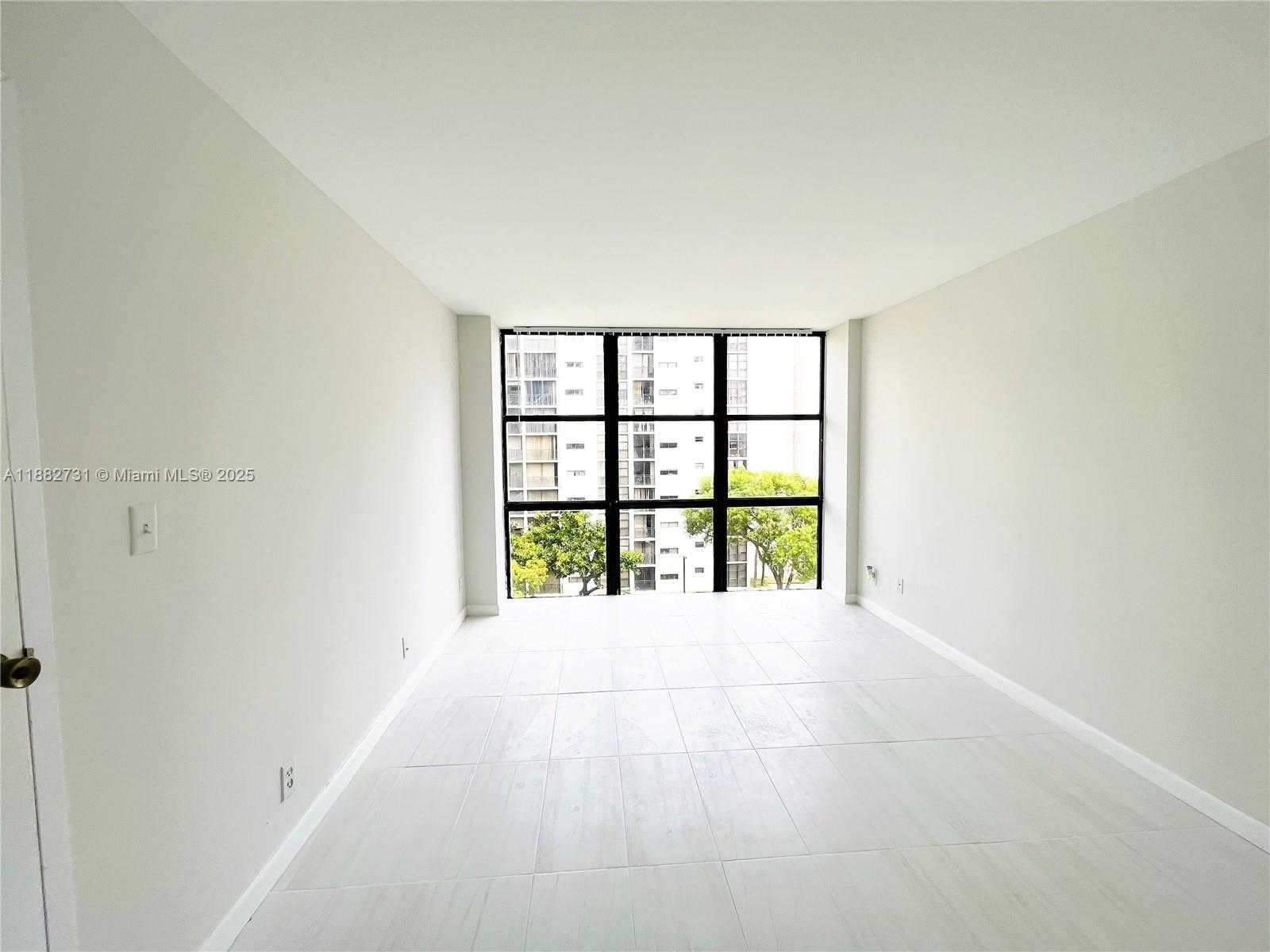 Small Image of 16909 NORTH BAY RD #607, Sunny Isles Beach Number 11